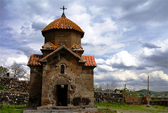 Karmravor church