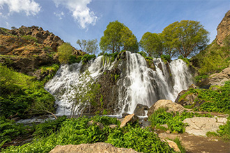 Shaki waterfall